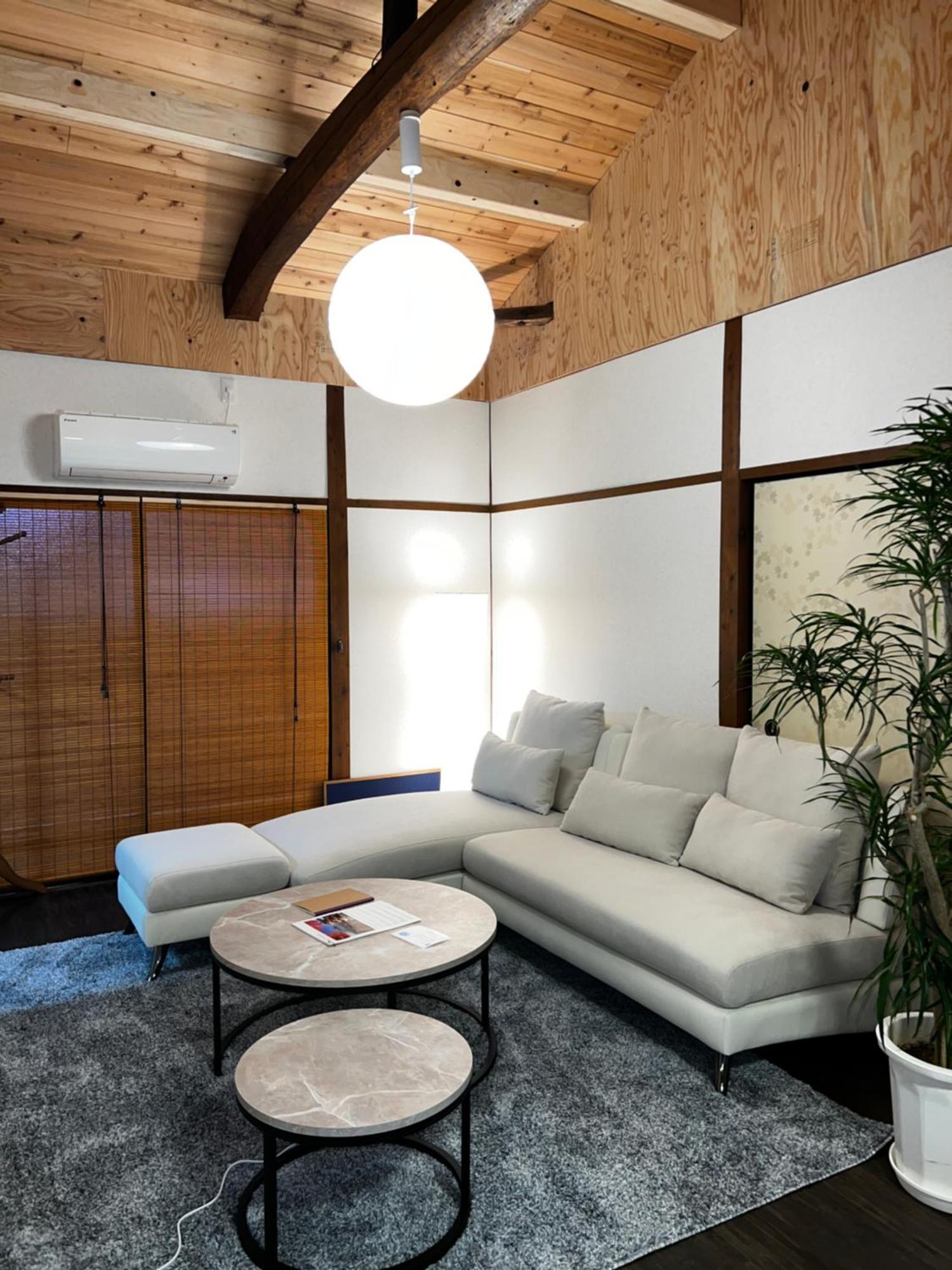 Old Modern House In Apartment Nara
